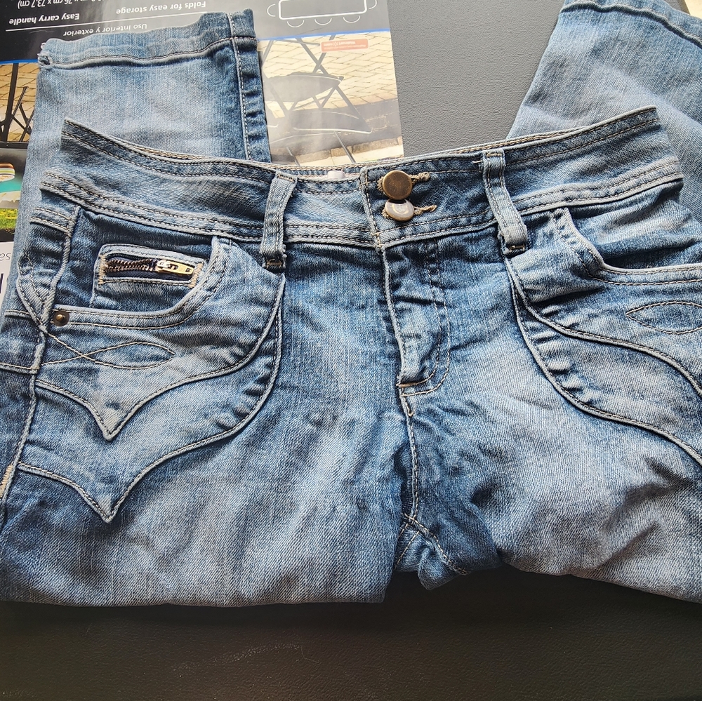 Womans andrea crop jeans